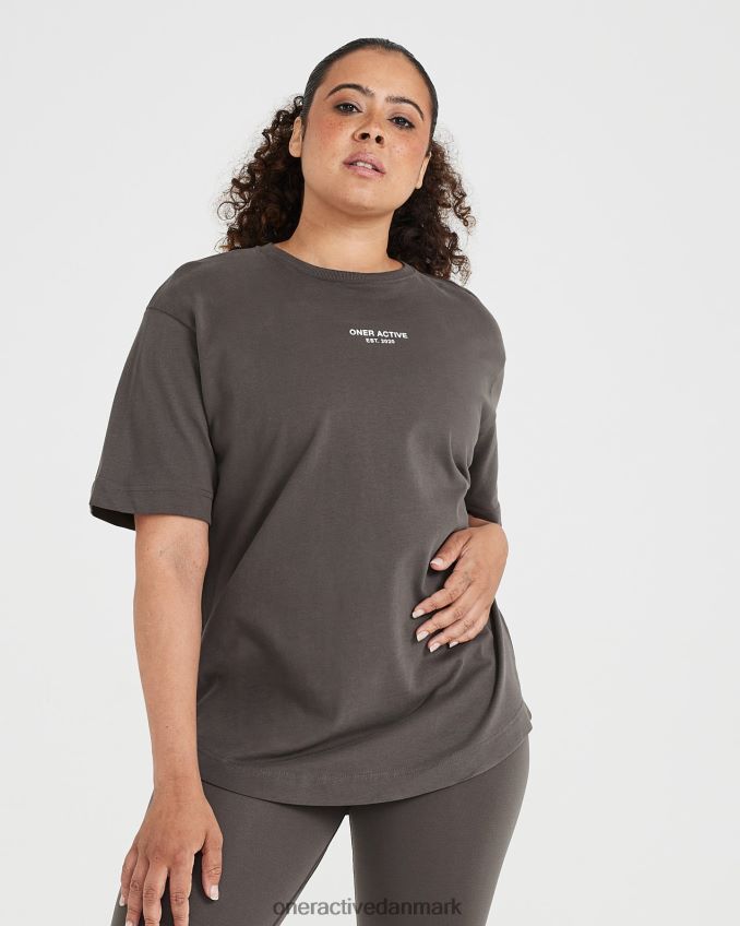 dyb taupe tøj X26NZ0534 Oner Active grafisk oversized kortærmet t-shirt