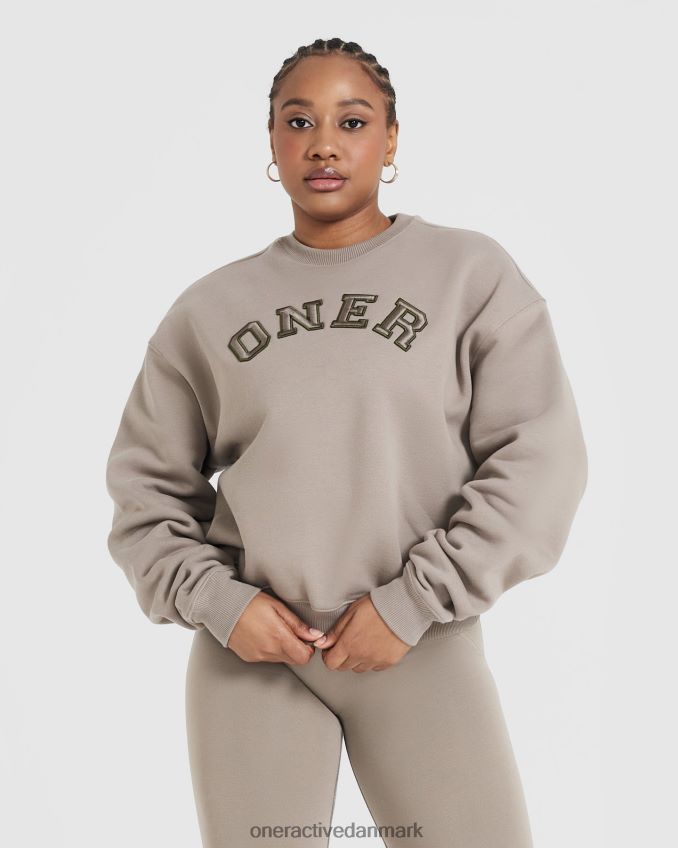 minky tøj X26NZ0584 Oner Active varsity oversized sweatshirt hele dagen