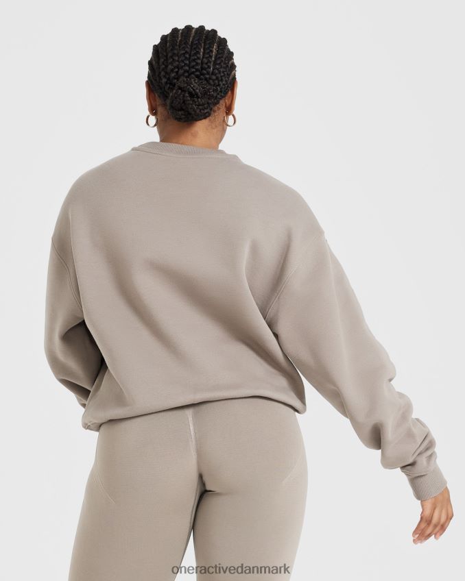 minky tøj X26NZ0584 Oner Active varsity oversized sweatshirt hele dagen