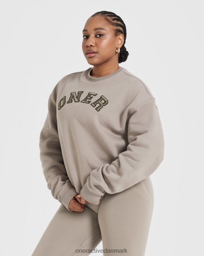 minky tøj X26NZ0584 Oner Active varsity oversized sweatshirt hele dagen