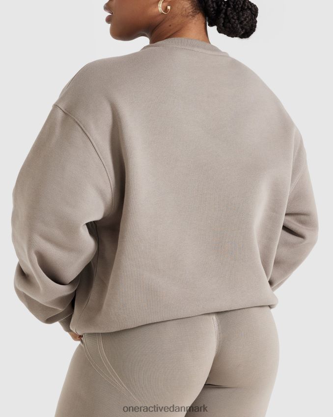 minky tøj X26NZ0584 Oner Active varsity oversized sweatshirt hele dagen