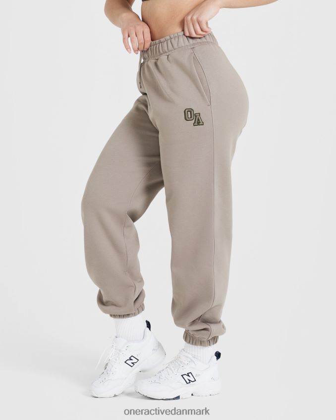 minky tøj X26NZ068 Oner Active varsity oversized jogger hele dagen